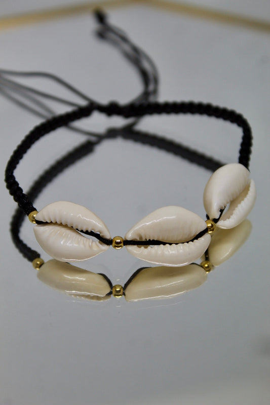 Pulsera con conchas de mar