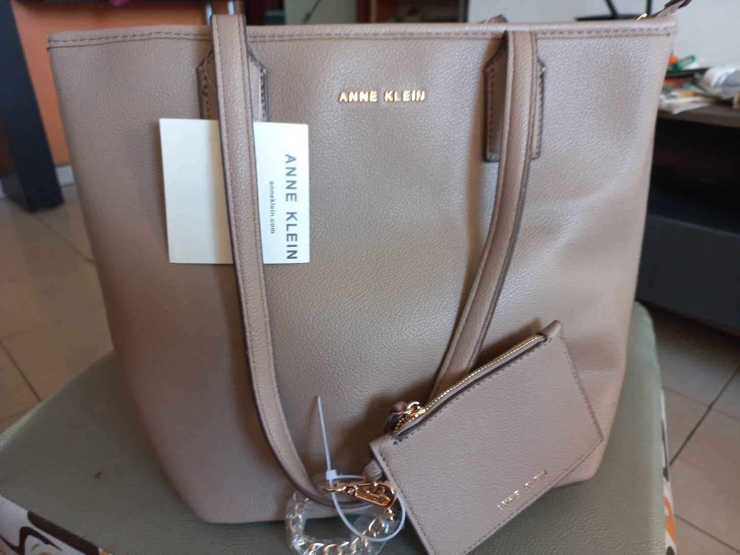 Cartera Anne Klein