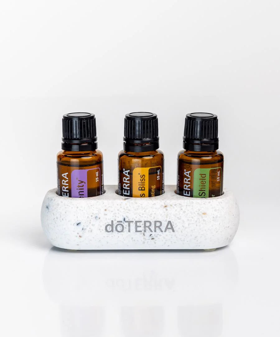 TERRAZZO TRIO DISPLAY: Organizador para 3 aceites con logo dōTERRA